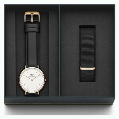 Daniel Wellington Xmas Gift Box Ρολόι Μπαταρίας με Δερμάτινο Λουράκι σε Μαύρο χρώμα & Extra Λουράκι από το Kiriakos Gofas